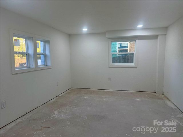 97 Bell Street, Spruce Pine, NC 28777