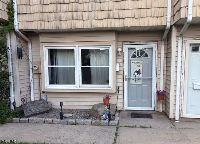 172 Roosevelt Ave F, Carteret Boro, NJ 07008