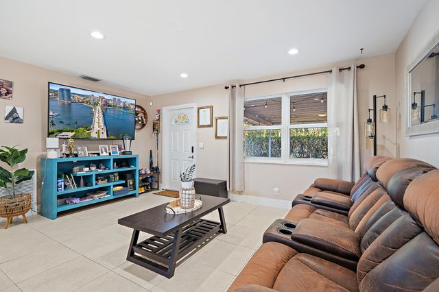 4410 Birdwood Street, Palm Beach Gardens, FL 33410