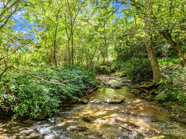 6022 Low Country Road, Lenoir, NC 28645