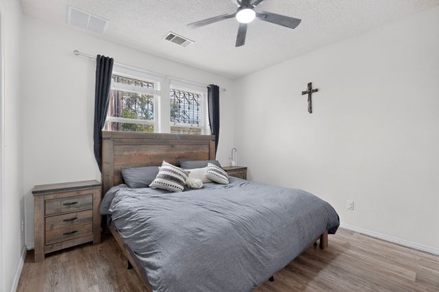 3008 Floras Del Sol Street, Santa Fe, NM 87507