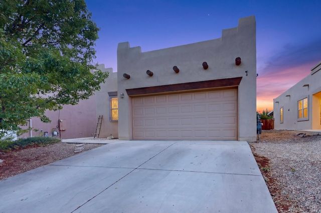 3008 Floras Del Sol Street, Santa Fe, NM 87507