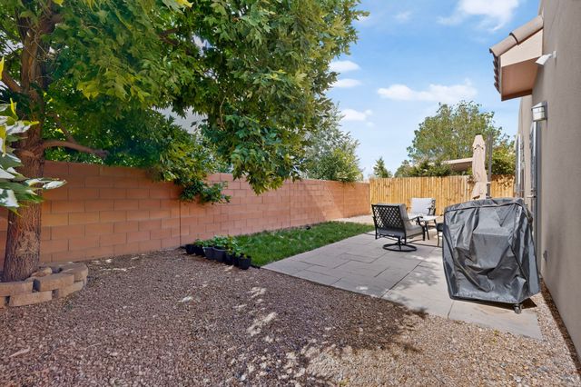 3008 Floras Del Sol Street, Santa Fe, NM 87507