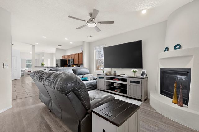 3008 Floras Del Sol Street, Santa Fe, NM 87507