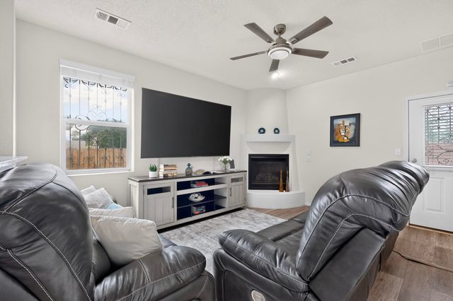 3008 Floras Del Sol Street, Santa Fe, NM 87507