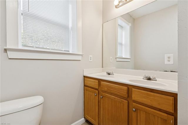 417 W 27th St Apt D, Norfolk, VA 23517