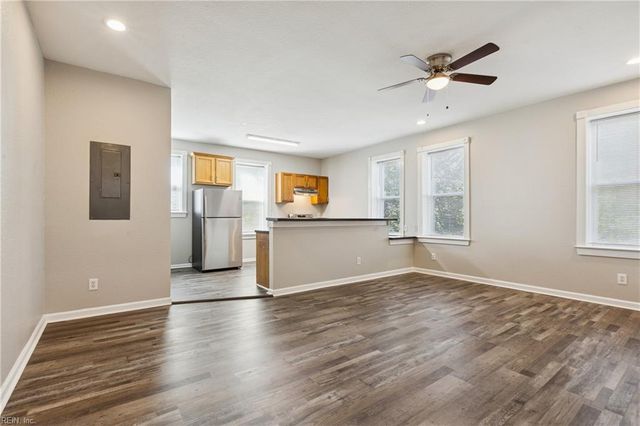 417 W 27th St Apt D, Norfolk, VA 23517