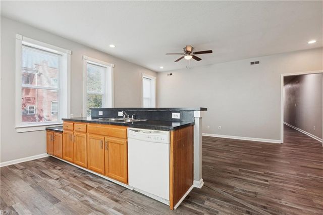 417 W 27th St Apt D, Norfolk, VA 23517