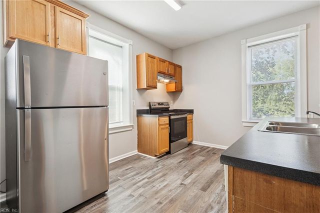 417 W 27th St Apt D, Norfolk, VA 23517