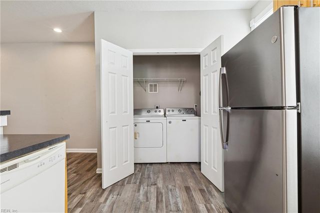 417 W 27th St Apt D, Norfolk, VA 23517