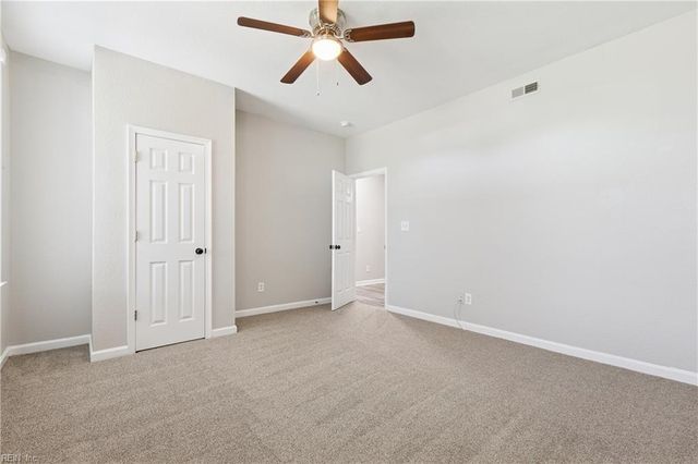 417 W 27th St Apt D, Norfolk, VA 23517