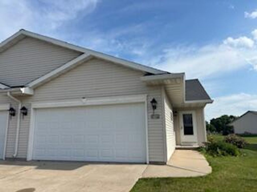 1060 4th STREET, Fond Du Lac, WI 54935