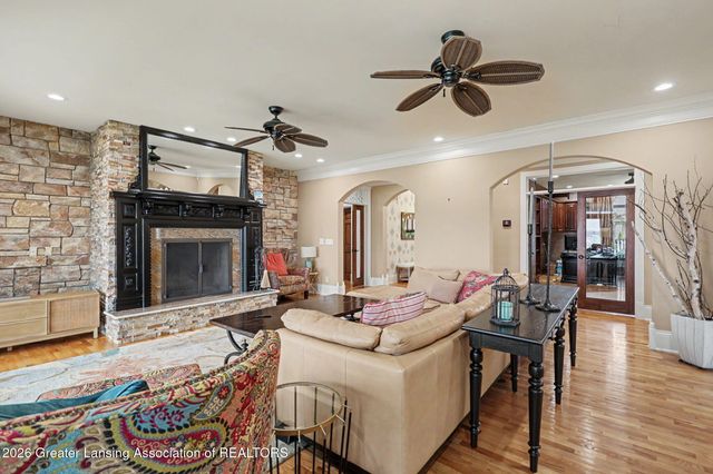 6123 Cottage Drive, Haslett, MI 48840