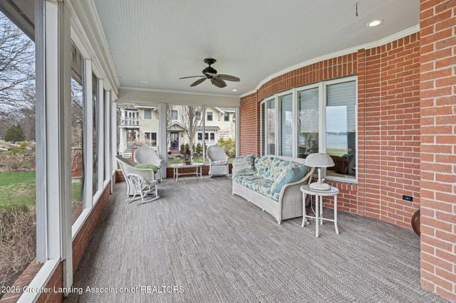 6123 Cottage Drive, Haslett, MI 48840