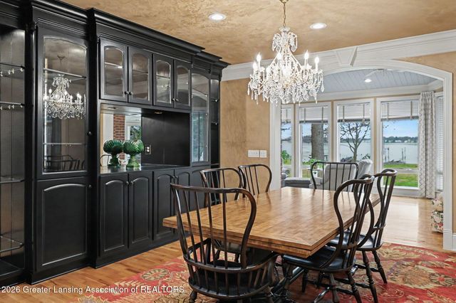 6123 Cottage Drive, Haslett, MI 48840