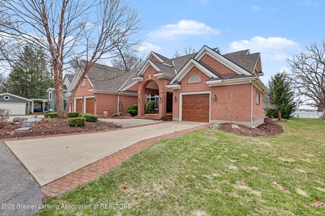 6123 Cottage Drive, Haslett, MI 48840