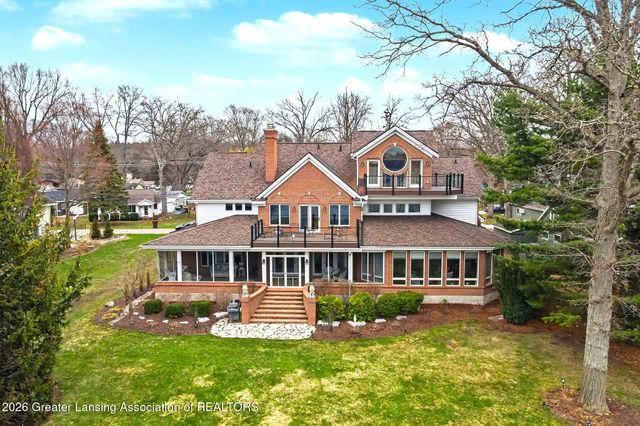 6123 Cottage Drive, Haslett, MI 48840