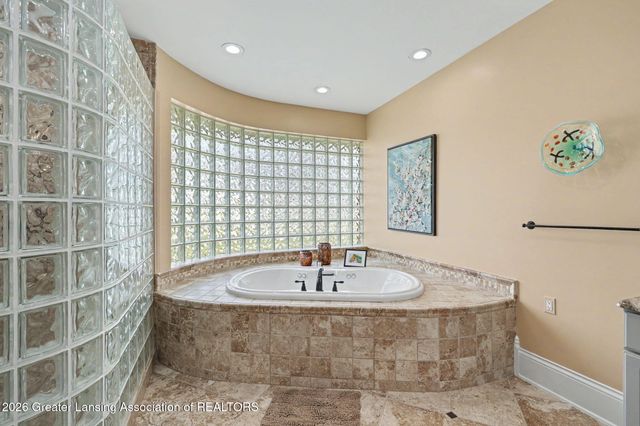 6123 Cottage Drive, Haslett, MI 48840