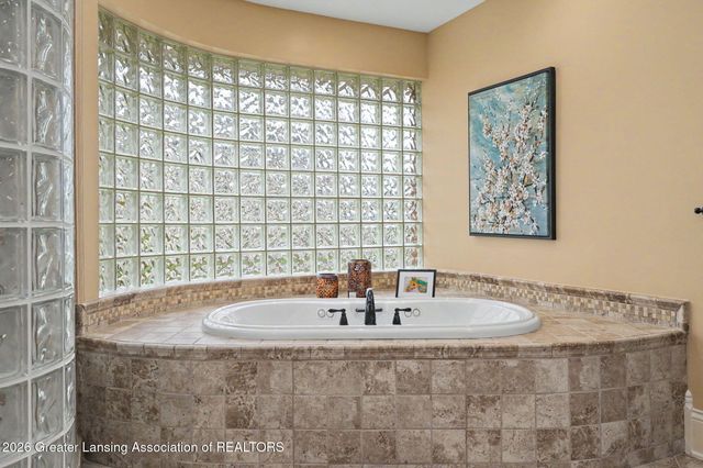 6123 Cottage Drive, Haslett, MI 48840