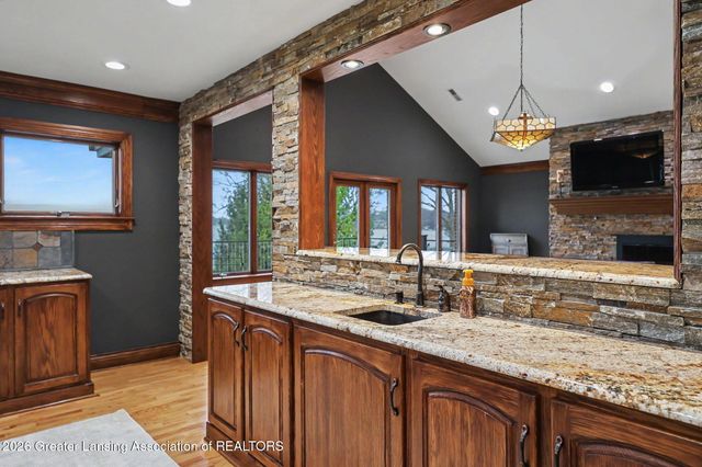 6123 Cottage Drive, Haslett, MI 48840