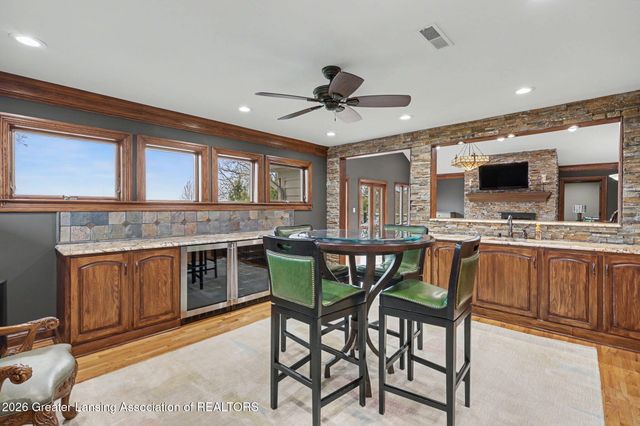 6123 Cottage Drive, Haslett, MI 48840