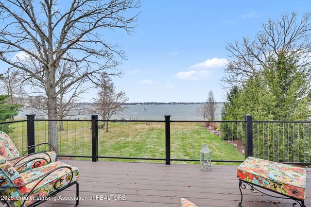 6123 Cottage Drive, Haslett, MI 48840