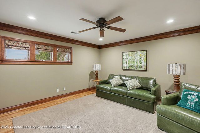 6123 Cottage Drive, Haslett, MI 48840