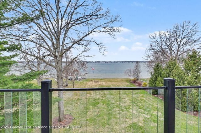 6123 Cottage Drive, Haslett, MI 48840