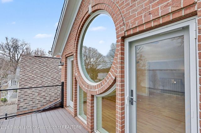 6123 Cottage Drive, Haslett, MI 48840