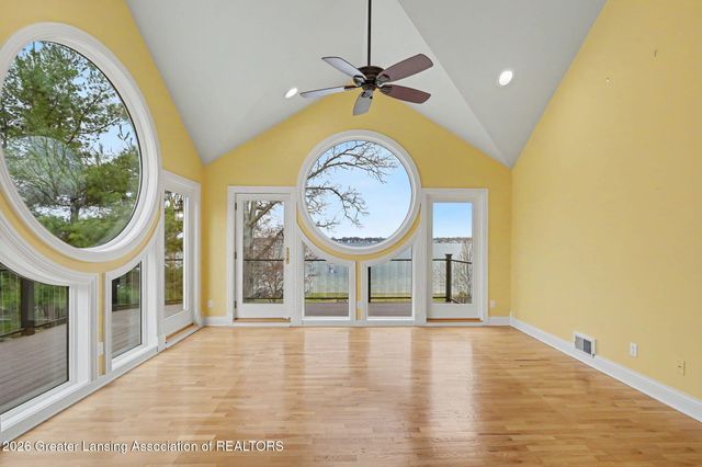 6123 Cottage Drive, Haslett, MI 48840