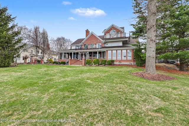 6123 Cottage Drive, Haslett, MI 48840