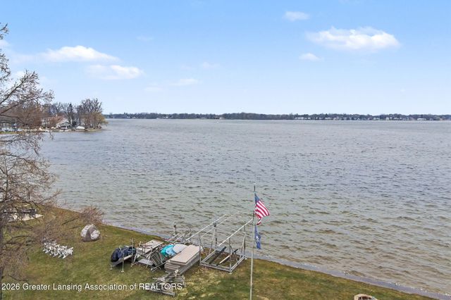 6123 Cottage Drive, Haslett, MI 48840