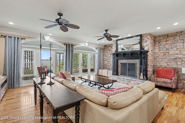 6123 Cottage Drive, Haslett, MI 48840