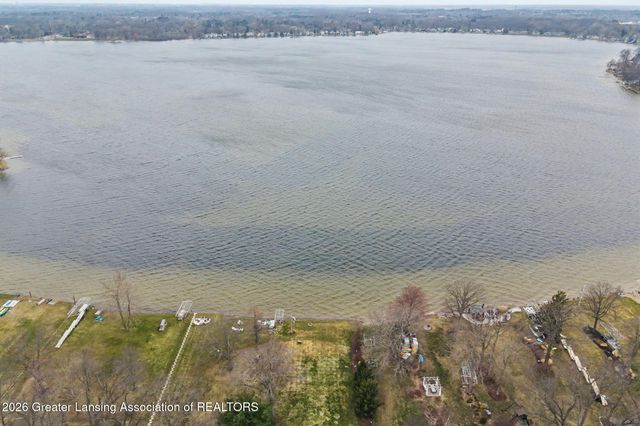 6123 Cottage Drive, Haslett, MI 48840