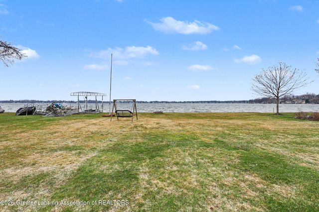 6123 Cottage Drive, Haslett, MI 48840