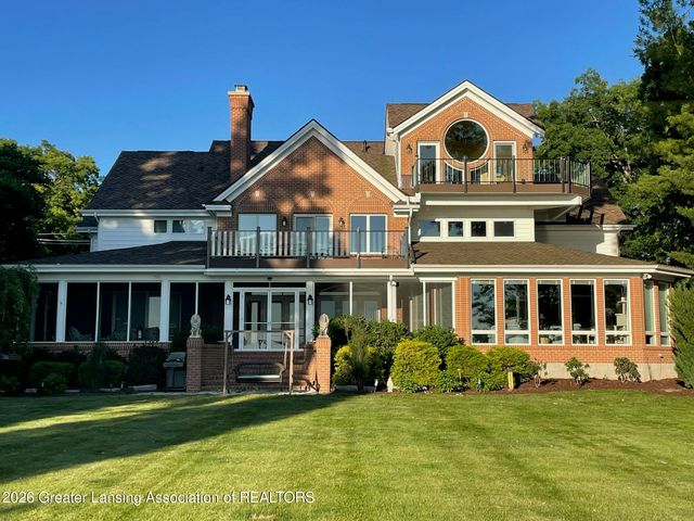 6123 Cottage Drive, Haslett, MI 48840