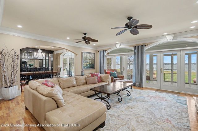 6123 Cottage Drive, Haslett, MI 48840