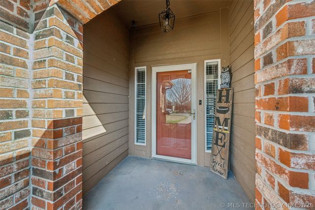 8027 Vintage Trace Drive, Claremore, OK 74019