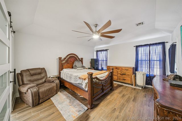 8027 Vintage Trace Drive, Claremore, OK 74019