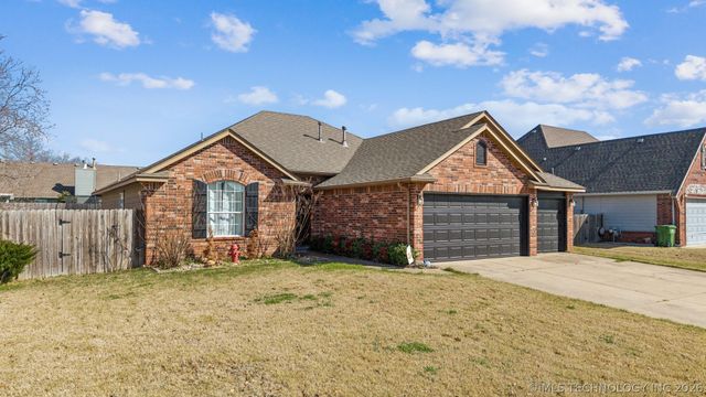 8027 Vintage Trace Drive, Claremore, OK 74019