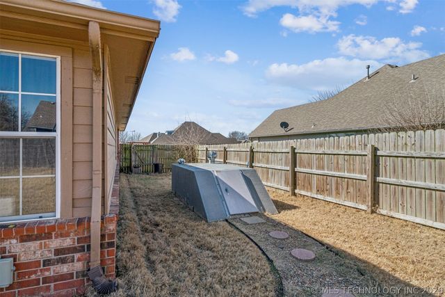 8027 Vintage Trace Drive, Claremore, OK 74019