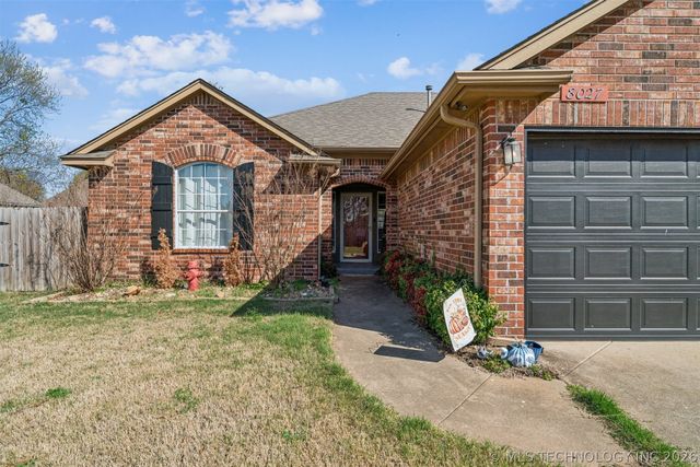8027 Vintage Trace Drive, Claremore, OK 74019