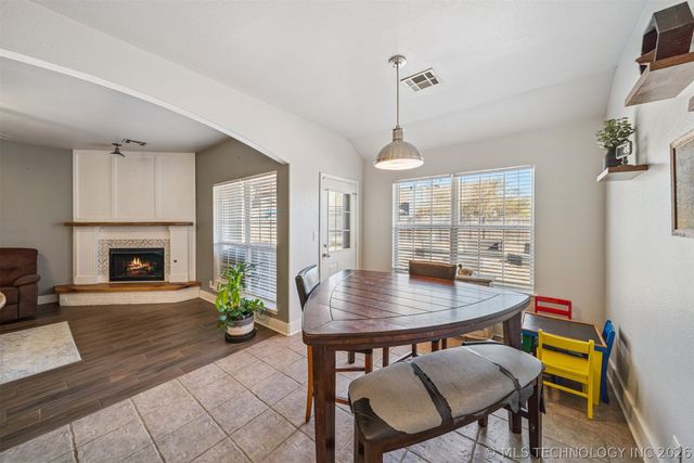 8027 Vintage Trace Drive, Claremore, OK 74019