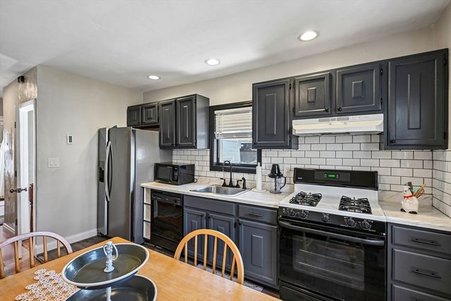 6 Crescent St, Somerville, MA 02143