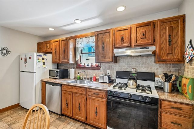 6 Crescent St, Somerville, MA 02143