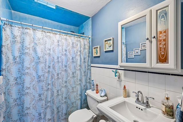6 Crescent St, Somerville, MA 02143