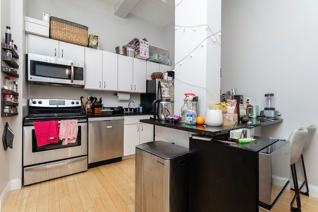 37 Temple Place 404, Boston, MA 02111
