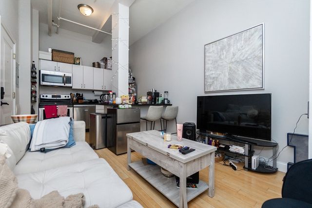37 Temple Place 404, Boston, MA 02111