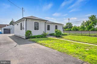 13 BAIRD AVE, Burlington, NJ 08016