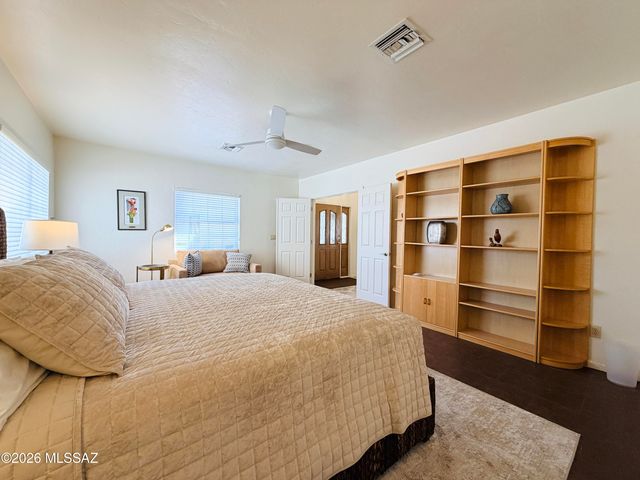1465 W Bridalveil Place, Tucson, AZ 85737